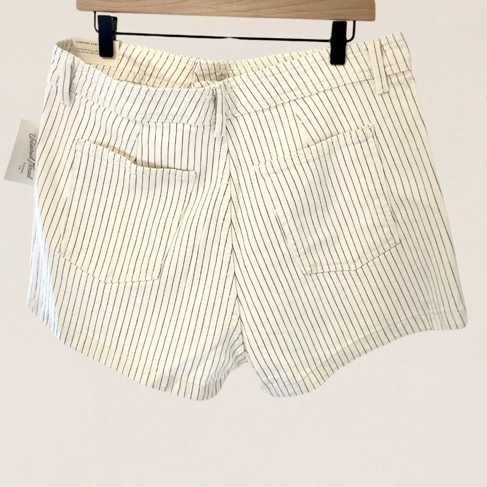 Universal Thread Womens High Rise Sailor Shorts Cream Pinstripe Size 4 NWT - Picture 4 of 7